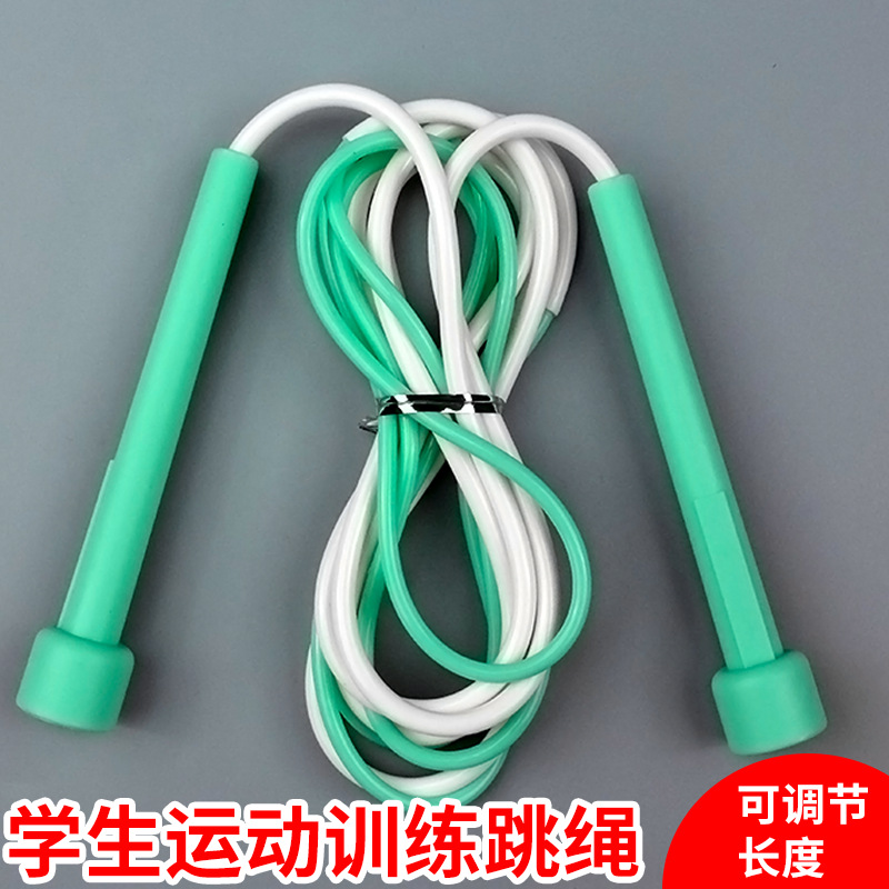 学生训练跳绳